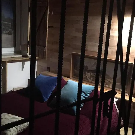 Apart Modra 92a * Varşova